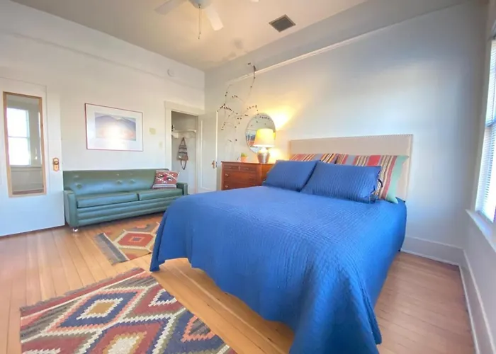 3 Blocks From U Of A - Near 4th Ave - 1 Bedroom 1 Ba * Tucson