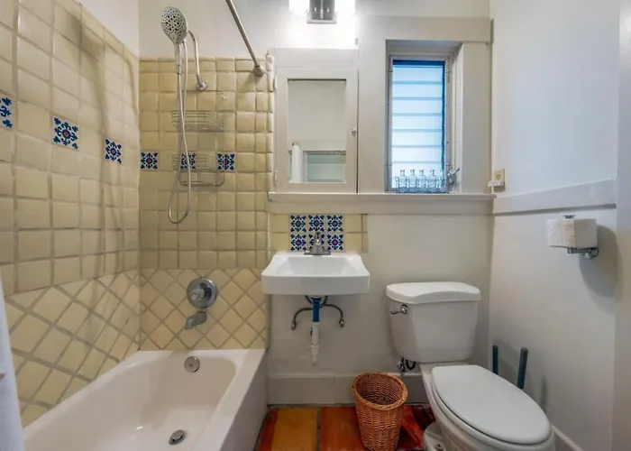 3 Blocks From U Of A - Near 4th Ave - 1 Bedroom 1 Ba