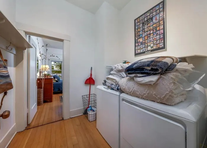 3 Blocks From U Of A - Near 4th Ave - 1 Bedroom 1 Ba *